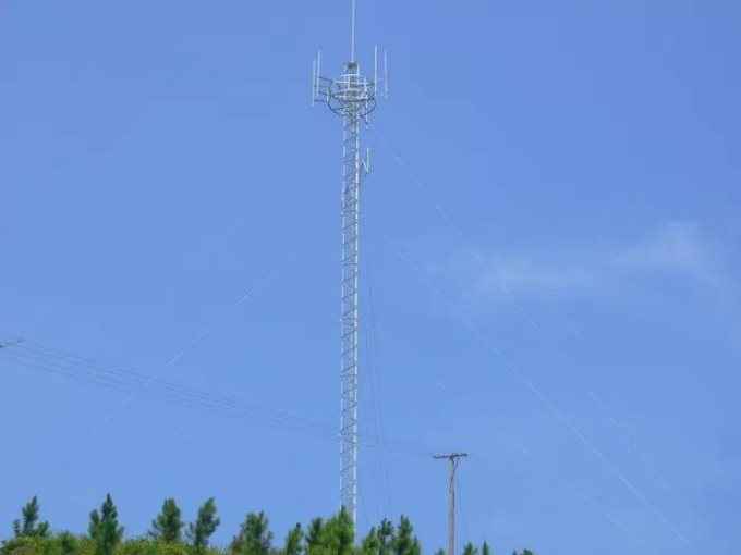 三管电力塔:通信铁塔的重要性与多样性解析 三管电力塔:通信铁塔的重要性与多样性解析